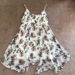 LIKE NEW Torrid Women's Ivory Floral Chiffon Asymmetrical SharkBite Dress 2XL BE